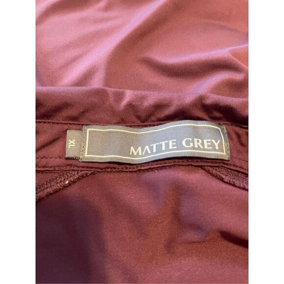 Matte Grey Mens Burgundy High-Low Hem Four-Button Placket Polo Shirt Size XL - Picture 4 of 13